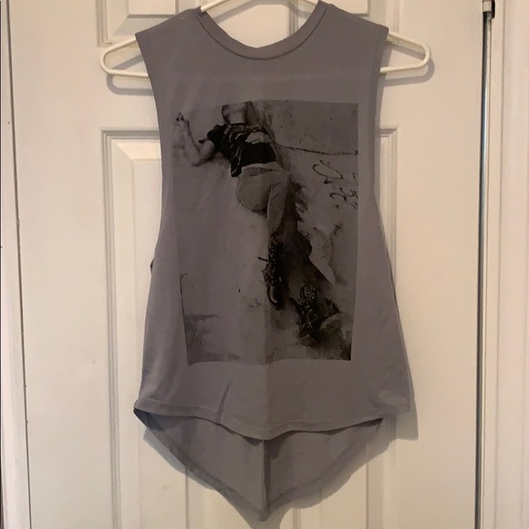 Open-side tank top with print - Picture 1 of 3